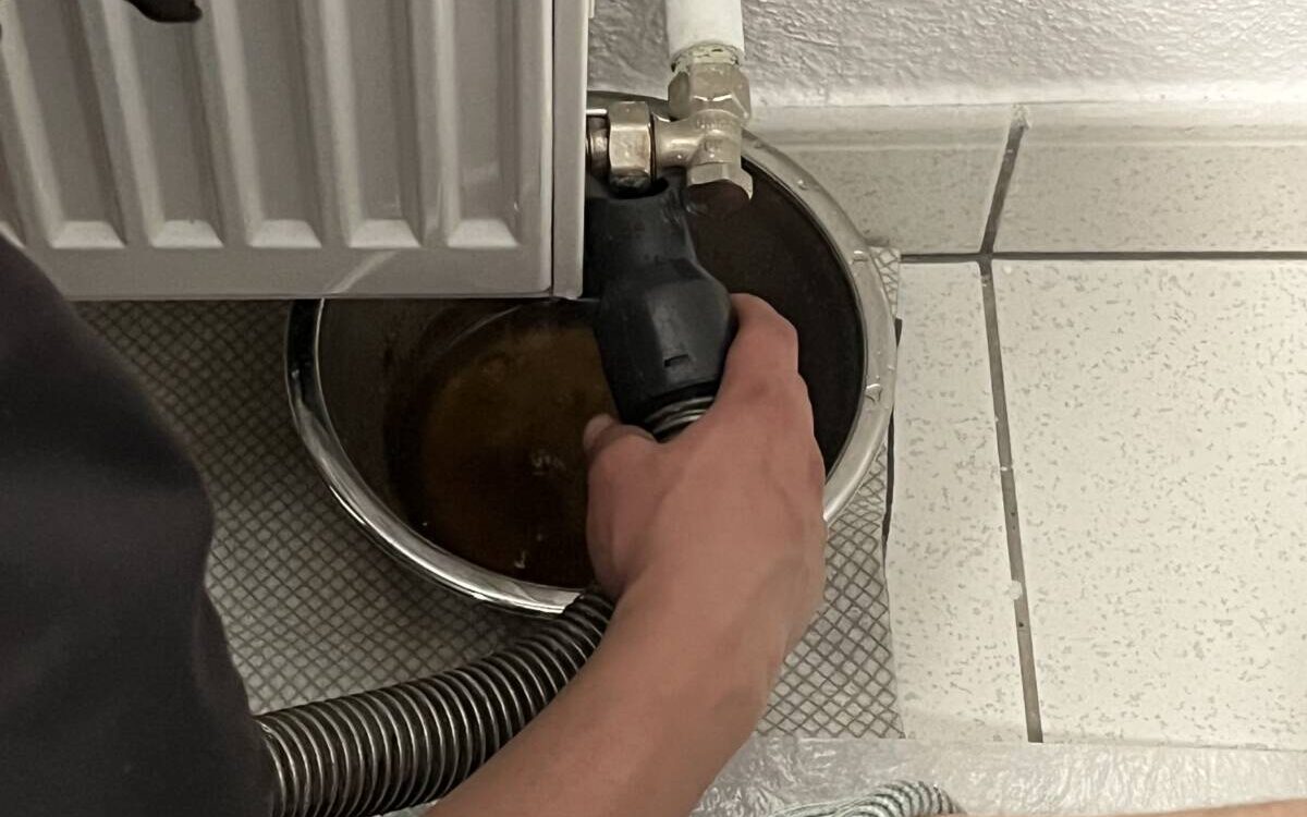 Fuite de radiateur à Mittelhausbergen : Intervention et conseils de votre plombier à Strasbourg Hœœnheim
