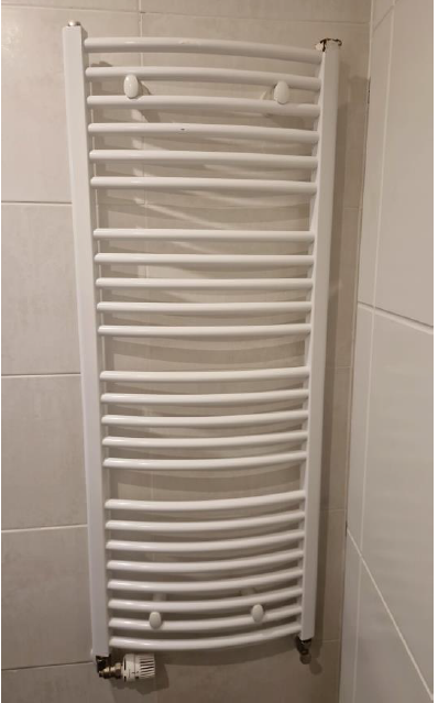 Remplacement d&rsquo;un s&egrave;che-serviette &agrave; Niederhausbergen : confort et performance dans la salle de bain Obernai